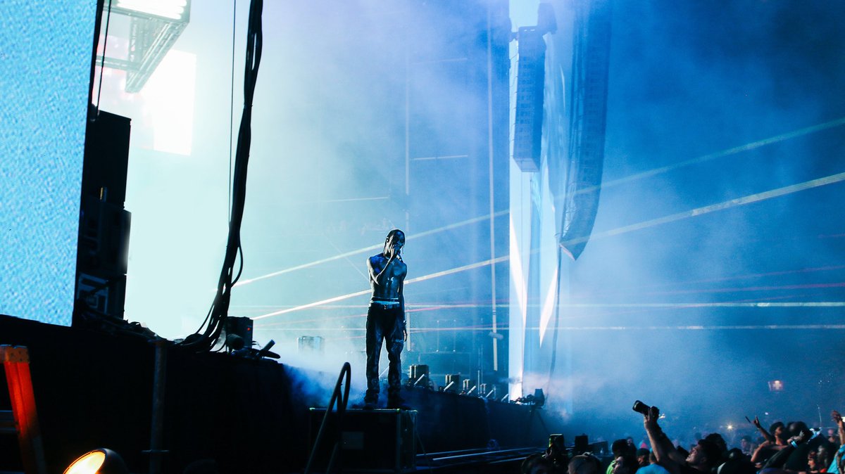 ConnorHalloran's tweet photo. @lollapalooza was insane. #Lollapalooza2018 #Lollapalooza #LollapaloozaChicago @PostMalone @trvisXX @shopatlas1216 https://t.co/C5c59KO2d3