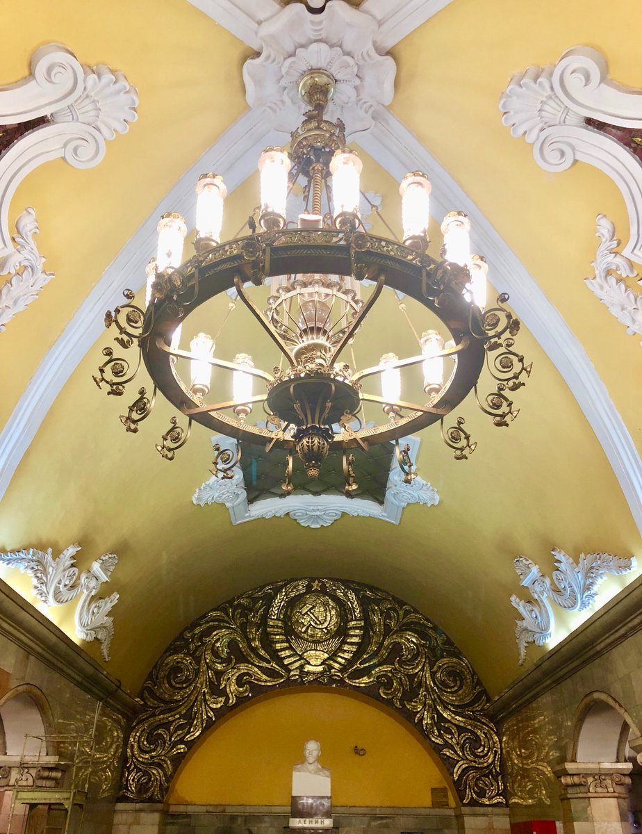BowlandCottage's tweet image. My next instalment of my visit to Moscow travelblog.org/Europe/Russia/… The underground stations are absolutely amazing. I think #London could learn a thing or two!!!!!!!