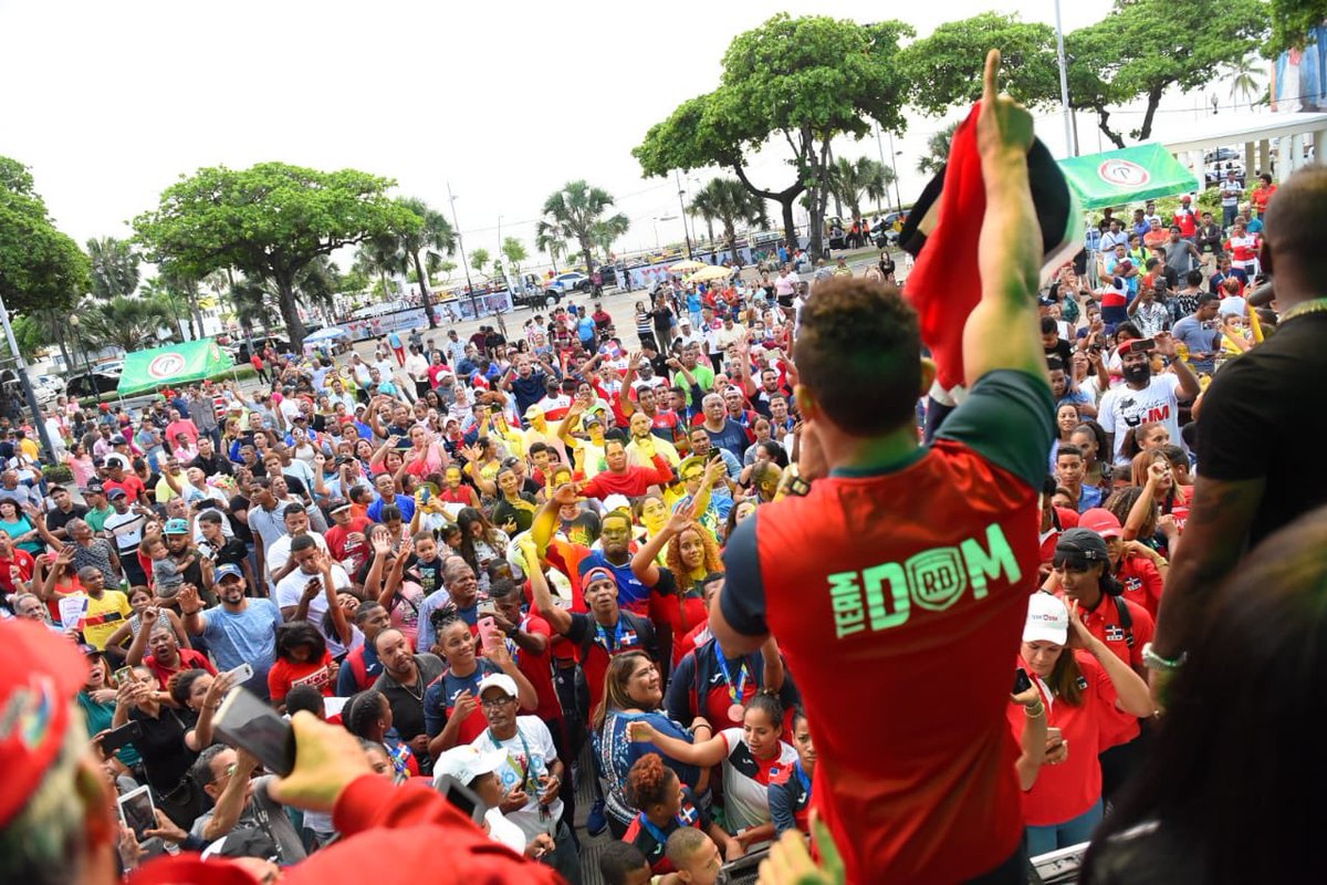 miderec_rd's tweet photo. República Dominicana 🇩🇴 demostró que brilla en cualquier escenario deportivo y lo demostramos con creces 💪🏼.
10 millones de dominicanos se hicieron sentir, representados por una delegación de atletas que nos otorgó 107 medallas.
#TeamDom2018 #OrgulloDominicano https://t.co/ObeCK3dn3U