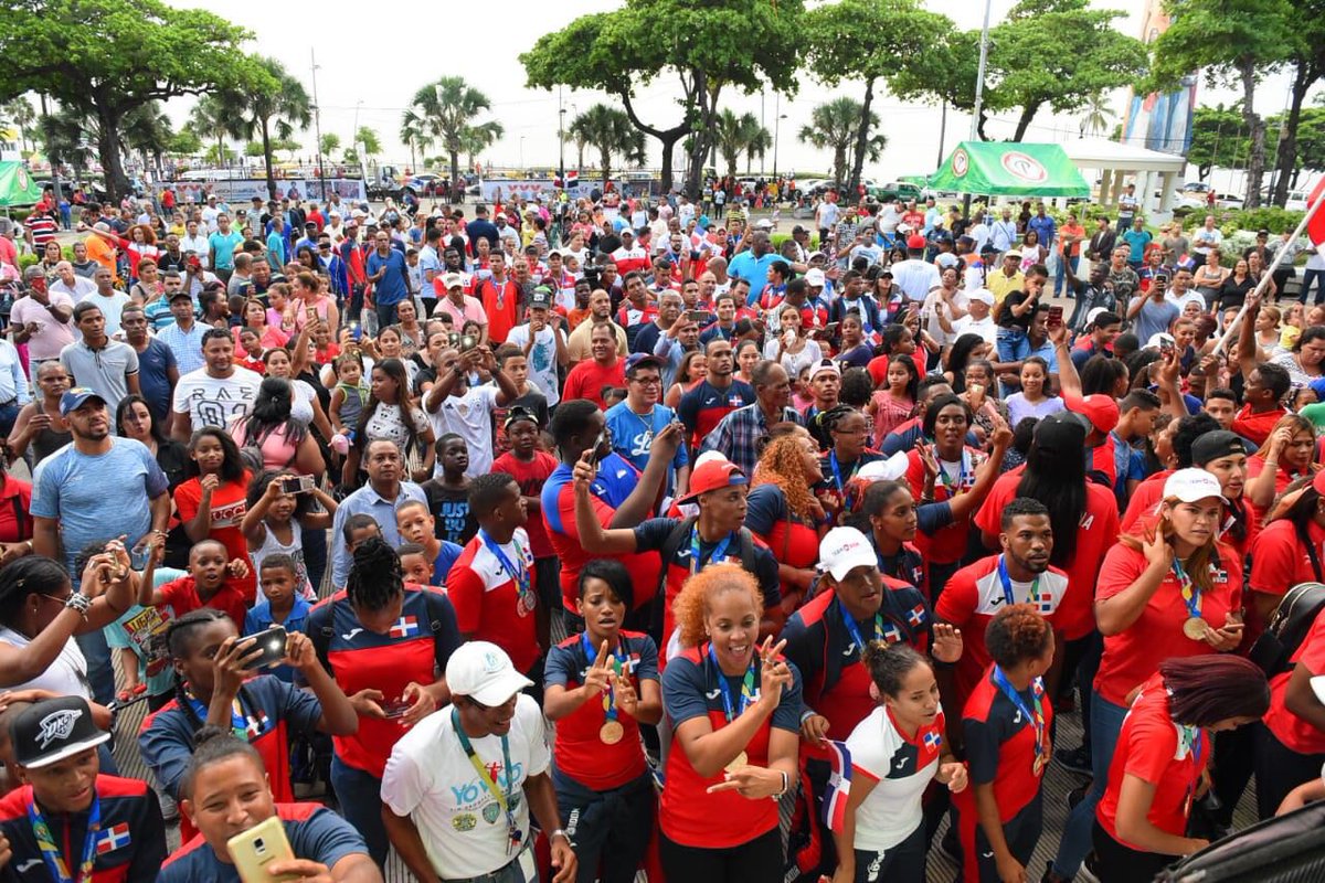 miderec_rd's tweet photo. República Dominicana 🇩🇴 demostró que brilla en cualquier escenario deportivo y lo demostramos con creces 💪🏼.
10 millones de dominicanos se hicieron sentir, representados por una delegación de atletas que nos otorgó 107 medallas.
#TeamDom2018 #OrgulloDominicano https://t.co/ObeCK3dn3U