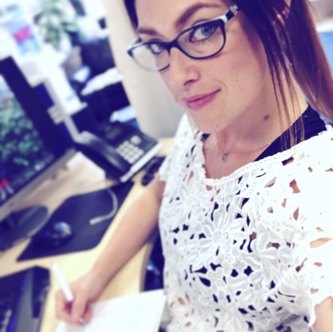 pcesocial's tweet photo. Yep that’s a pen!
Sometimes it still likes to make an appearance even with all this technology about.....so shoot me! 🙄🔫🤓
.
.
#stuckinmyways #80schild #somethingsneverchange #breakingoldhabits #oldhabbits #pensout #makingnotes #socialmedia #oldschool #entrepreneur https://t.co/VkNw0olVNv