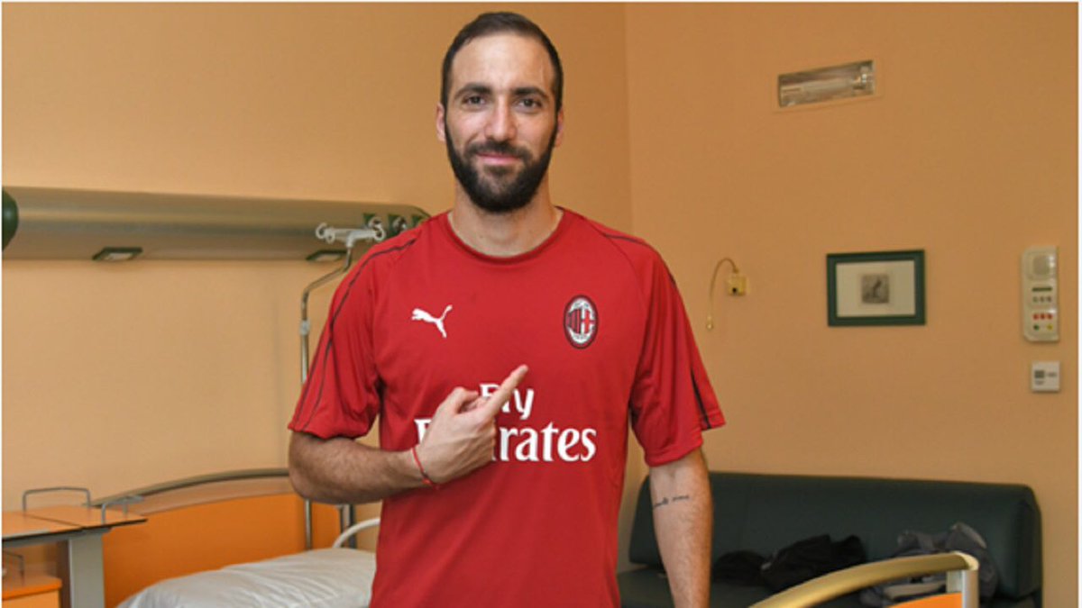 На самом деле Игуаин не промазал (пока).