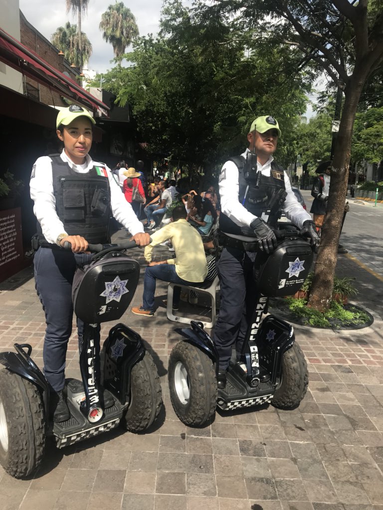 LopezCotillaAC's tweet photo. En el corredor López Cotilla trabajamos en la prevención del delito junto con la @PoliciaGDL
Muchas Gracias por su apoyo.
#enguadalajara #guadalajara #lopezcotilla https://t.co/I7f9Zs0DVn