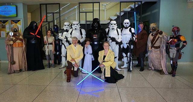 WIGarrison501st's tweet photo. Wonderful troop turn out for Game On Day in downtown #Milwaukee . #starwars #wigarrison #501stlegion https://t.co/ooW36XkItr https://t.co/0E9Rp8Hcun
