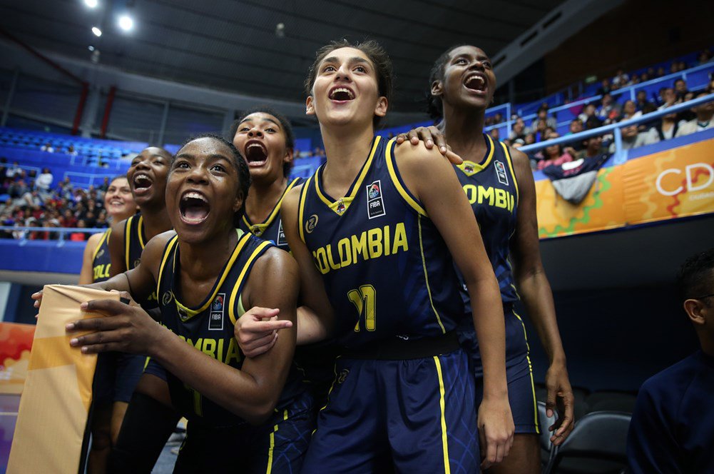 GoSportsBasket's tweet photo. 🔊 #GoSportsInforma

¡Listas para la semifinal en el Campeonato FIBA Sub-18 Femenino de las Américas!

🇺🇸 #EstadosUnidos vs. #Colombia 🇨🇴
📍Ciudad de México
📆 6 / Agosto
⏰ 6:30 p.m.
📺 Transmisión en 👉 https://t.co/G1rgPoQYNx

#VamosGuerreras #FuerzaTricolor #Baloncesto 🏀 https://t.co/oqJQ0fZaAS