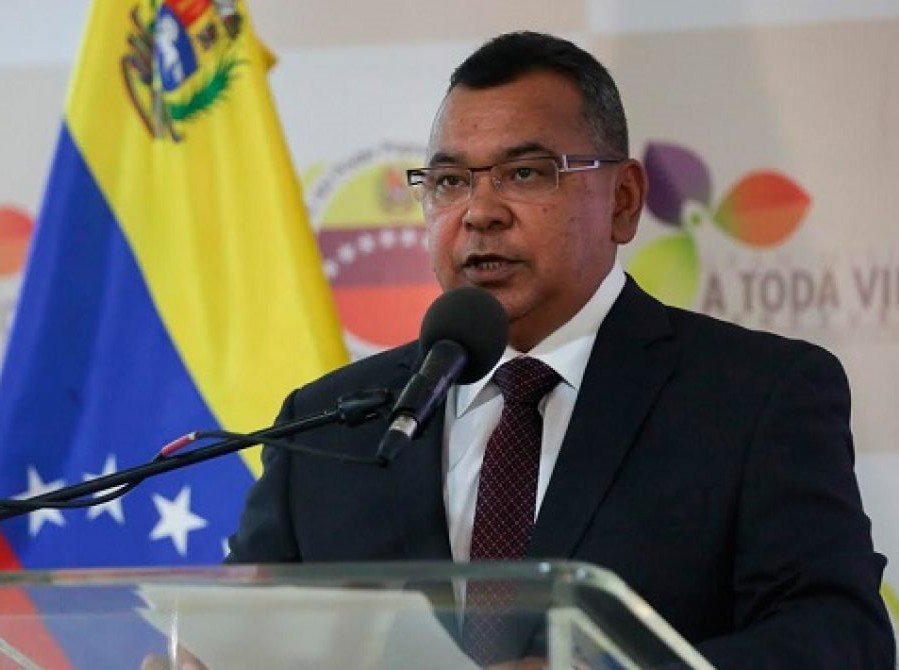minenergia_ve's tweet photo. #NotiSen| El Ministro @NestorReverol "uno de los detenidos tiene orden de captura por el ataque al Fuerte Paramacay, en #Valencia, otro fue detenido en 2014 por participar en las Guarimbas y le fue otorgado un beneficio procesal https://t.co/d9iSrNwaF6