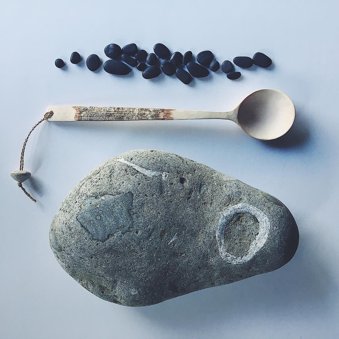 craeftiga's tweet photo. Mark Reddy is an experienced spoon caver among many other things. He crafts his spoons using traditional tools, such as a hand axe and a crook knives. Reddy is another designer-maker who is supporting the craeftiga prize and donated twelve special spoons to us. #rt #art https://t.co/m32nq2UyZZ