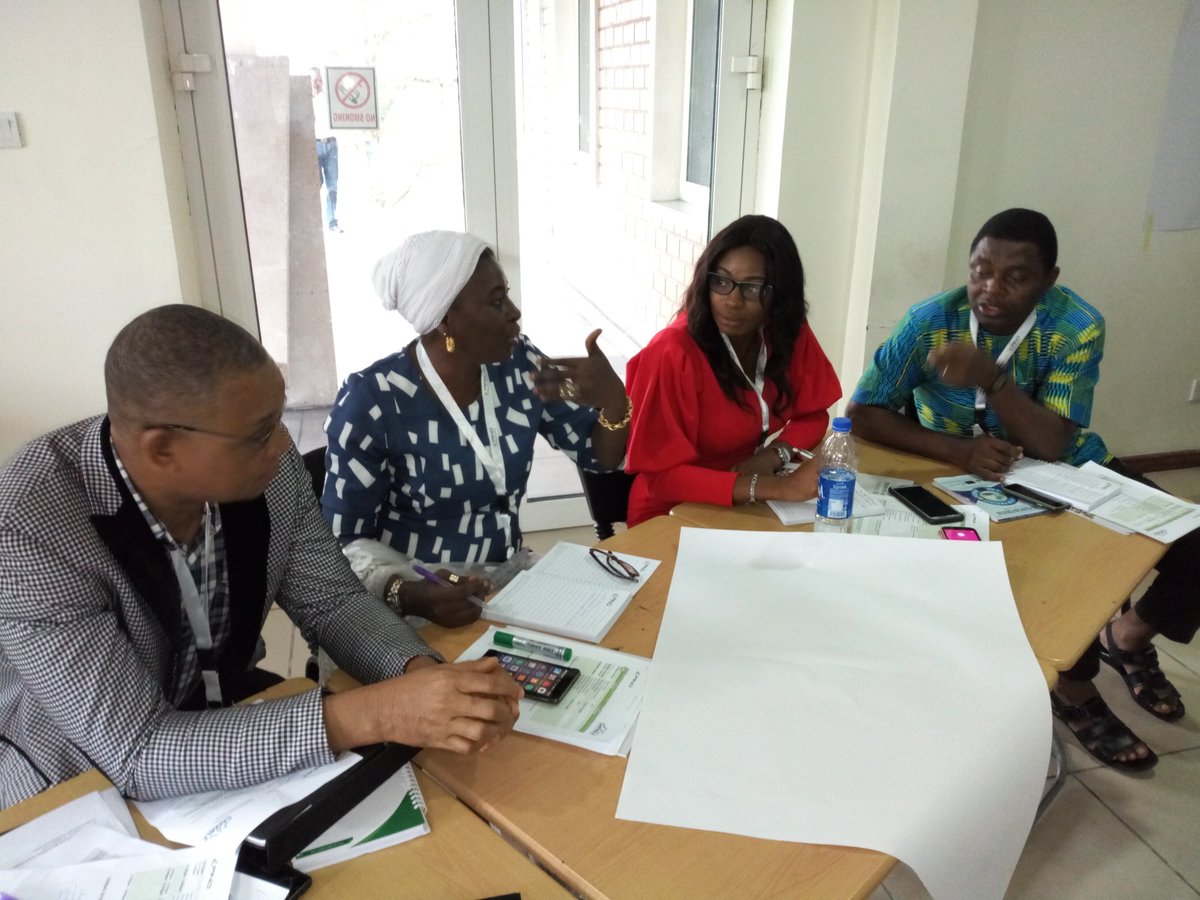 _NDLink's tweet image. Group discussion on key issues facing journalism in #Nigeria--most especially the #NigerDelta--today. 

#SoulutionsJournalism
#CAPABLEMediaTraining