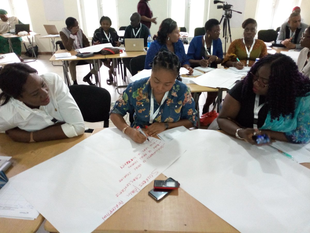 _NDLink's tweet image. Group discussion on key issues facing journalism in #Nigeria--most especially the #NigerDelta--today. 

#SoulutionsJournalism
#CAPABLEMediaTraining