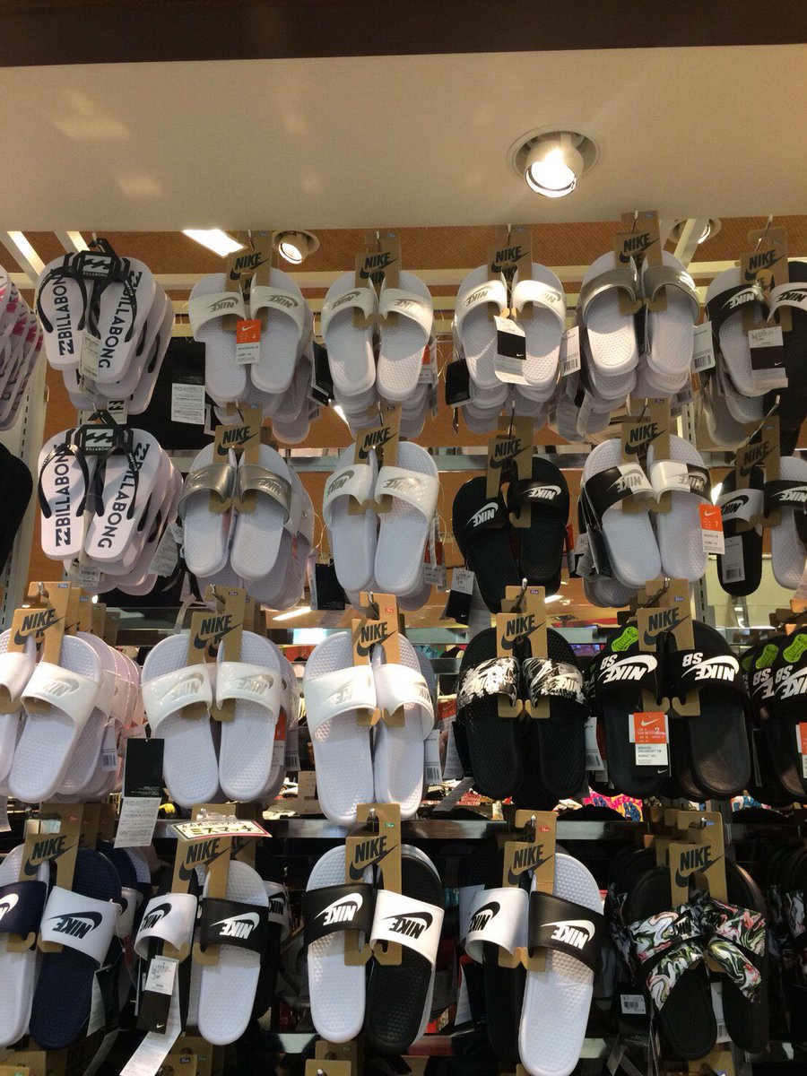 shopping070261's tweet photo. รับพรีจากญี่ปุ่นจ้า ของถึง16นี้ เริ่มต้นที่1000ทุกคู่เลยจ้า@shopping070261 
#ส่งต่อรองเท้า #nike #พรีออเดอร์ญี่ปุ่น https://t.co/5M4DigPk4c