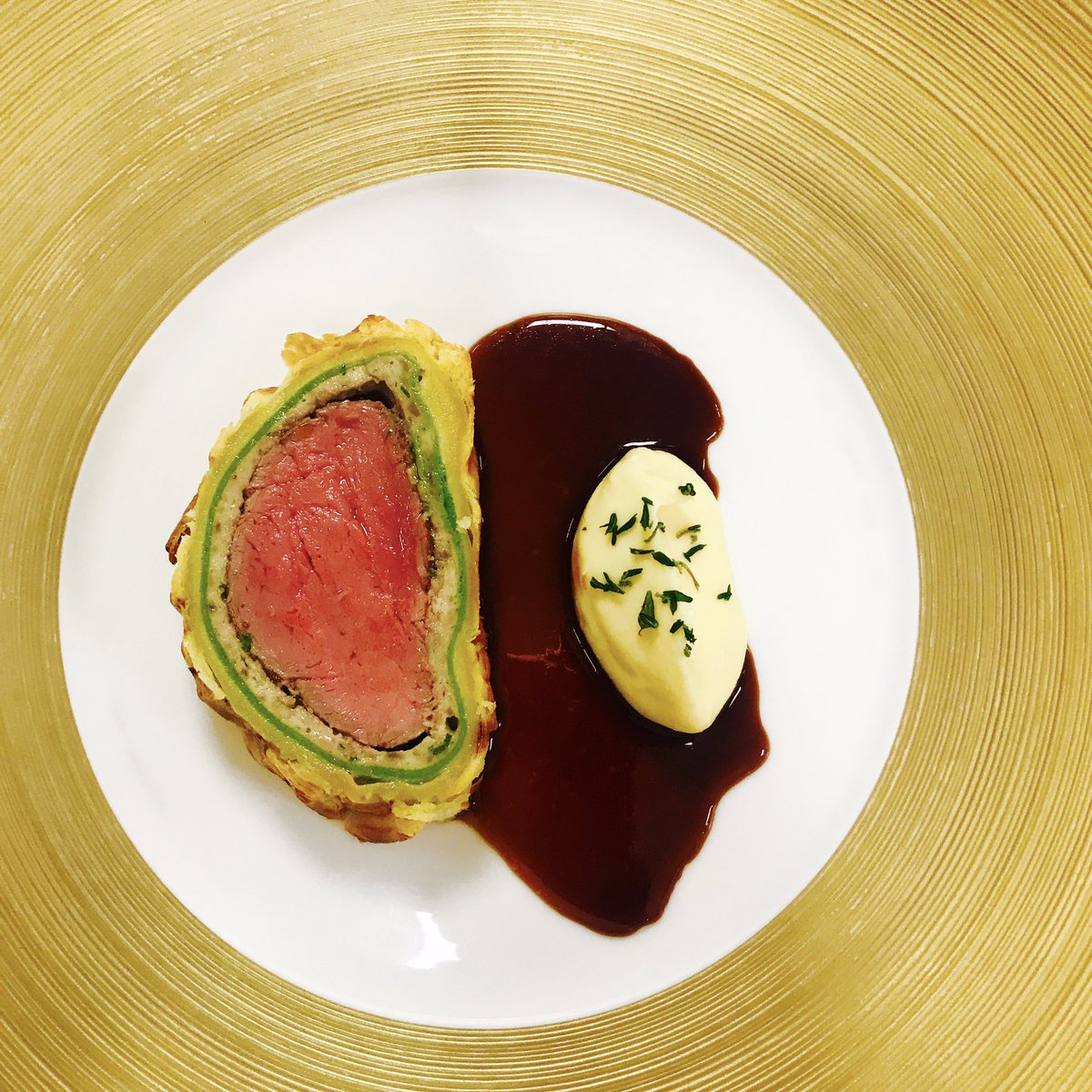 If only you could make dishes like this at home...why not let @mattworswick show you how on his next course #food #foodporn #cookeryschool bit.ly/2LZ8xEt