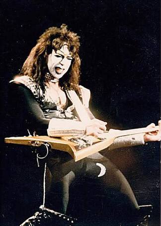 Happy 66th birthday to Vinnie Vincent 