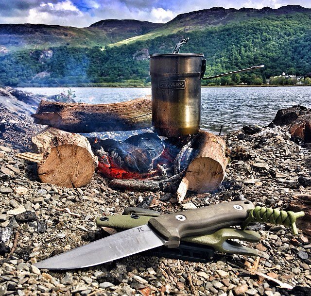 EdgeMattersUK's tweet photo. Absolutely stunning photo by @andybam66 of some @no1jimmypie Tresuare 😎👌🏻🇬🇧#pienation #edgemattersfam #edgemattersuk #edgematters #knivesofinstagram #customknivesofinstagram #ukknifemaker #ukknifecommunity #customknives #customknife #handmade #ha… https://t.co/tFL1z58TLc https://t.co/AdU95SsDZ1
