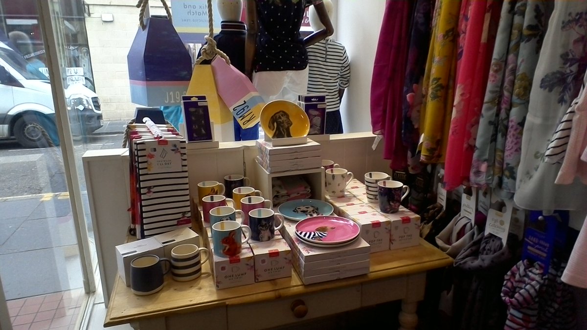 JoulesStAndrews's tweet photo. We have some beautiful new designs in our home wear. Come in and have a nosey and see if you find the perfect match for your kitchen :D @Joulesclothing @StAndrews_Live @BidStAndrews #JOULESSUMMER in #JoulesOfStAndrews https://t.co/KnQN63sWvp