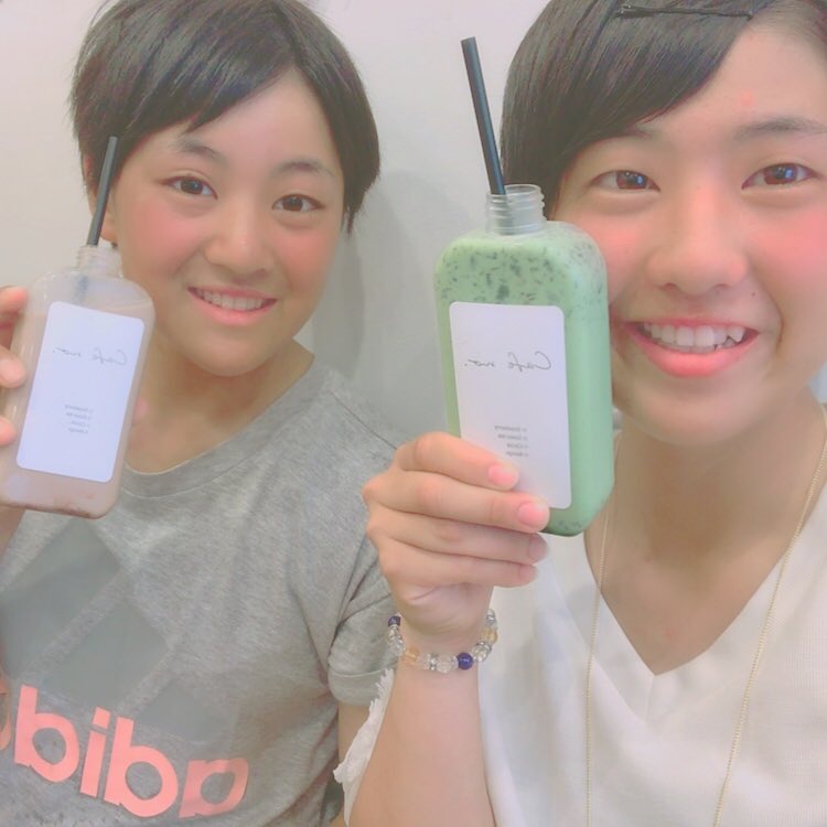ami_6139's tweet photo. 8/6_Osaka︎ ︎☺︎

にっしーと流行りを求めて大阪ぶらぶらしてきたよ🍒✨
計画立てずにいったのにスムーズに行動できて最強でした😆
にっしーといると落ち着く〜💚
とっても楽しい1日でした🌈
ありがとう👼🏻 https://t.co/wOy8cWvzJ1