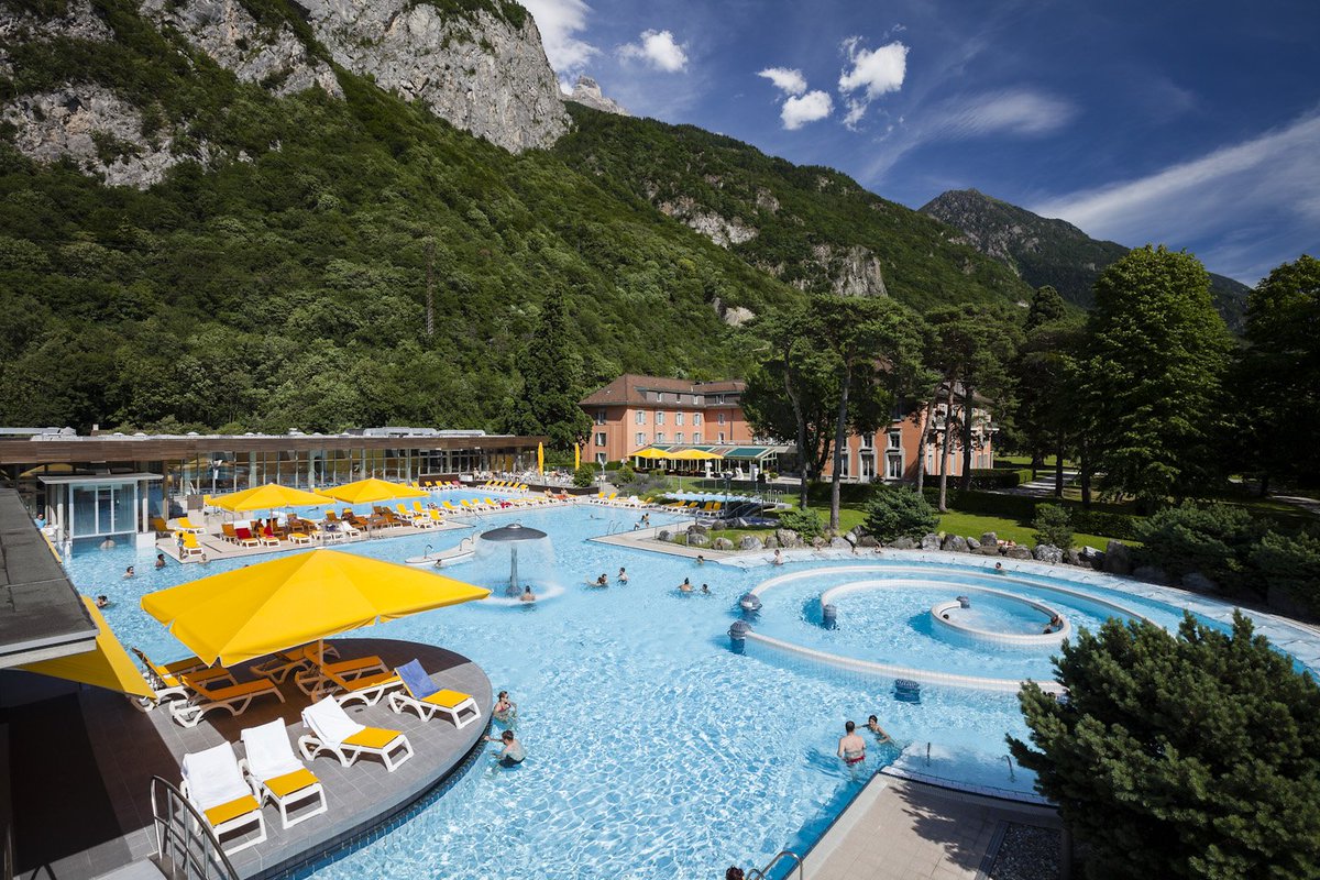 Un air d'été aux <a href="/LesBainsdeLavey/">Les Bains de Lavey</a> ☀️