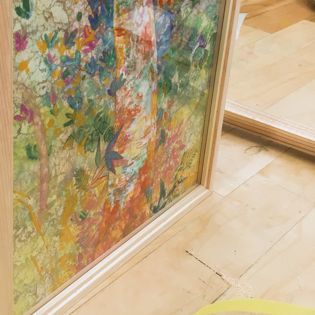zenryoku_waiper's tweet photo. 10月の芸工祭の展示用の本額制作しました。みんな額装して展示します！今はアクリルが入ってますが当日はガラスの予定です！ #ROOM705 #三年絵太郎 https://t.co/99AzvPetmq