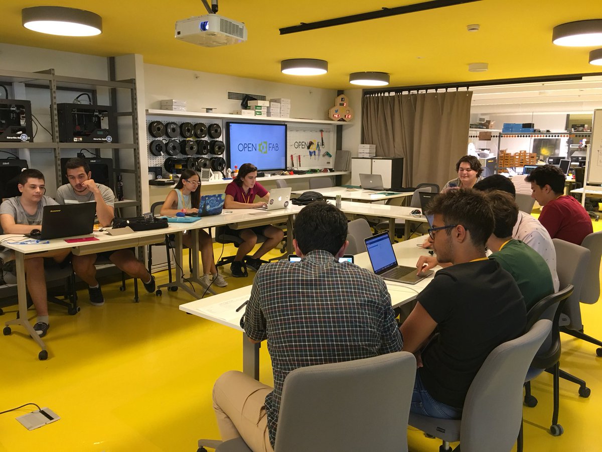 Open_Fab's tweet image. Orta Seviye Maker Kampında birinci güne Python dersimizle başladık. Öğrencilerimizin neler yaptıklarını görmek için takipte kalın. 😊 #yaparımbilirsin #hareketegeç #openfab