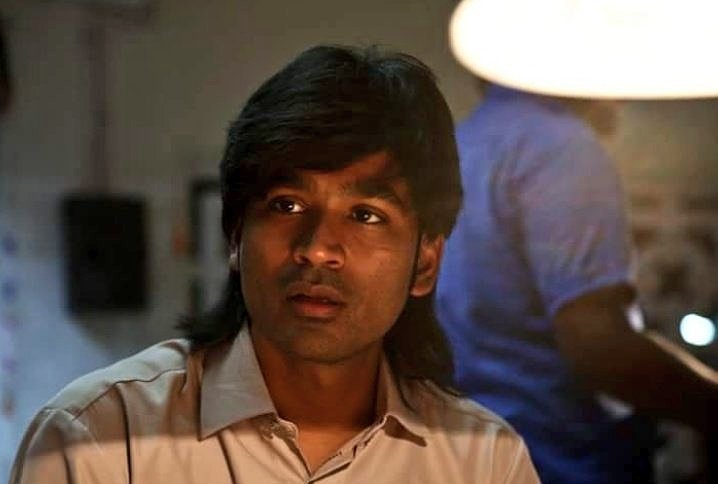 R Vasanth On Twitter After Polladhavan Dhanushkraja Is Back With His Funk Hairstyle Which Is Going To Be Highlight And Unique In The Film Vadachennai New Stills Https T Co Sxmzpmf8em Twitter