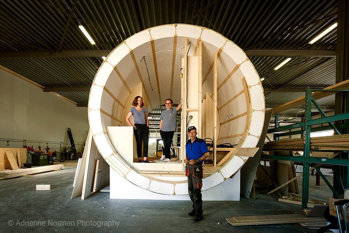 Het Revolverhouse in aanbouw in Lelystad. Zeer binnenkort in Almere! #tinyhousing #revolverhouse