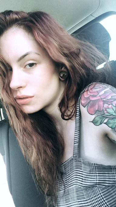 Before and after makeup 😘 https://t.co/qTVGkAUsJi