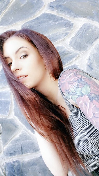 Before and after makeup 😘 https://t.co/qTVGkAUsJi