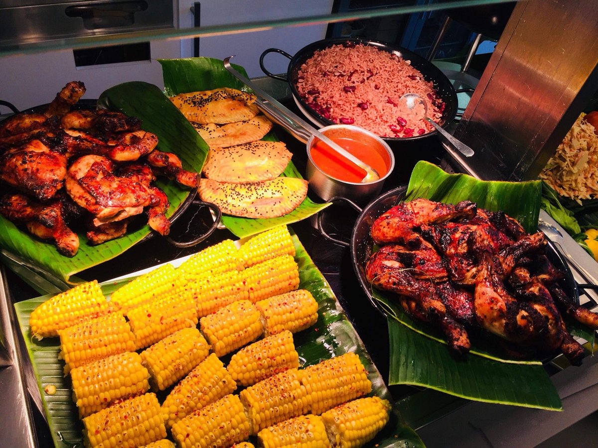 LaskuErjon's tweet photo. Caribbean street food Bar, Smoky Jerk Chicken with Charred corn and sunshine patty’s with a refreshing fruit punch  #vacherinlondon #jerk #bbq #healthy @chefdankelly https://t.co/ivqbqDAf61