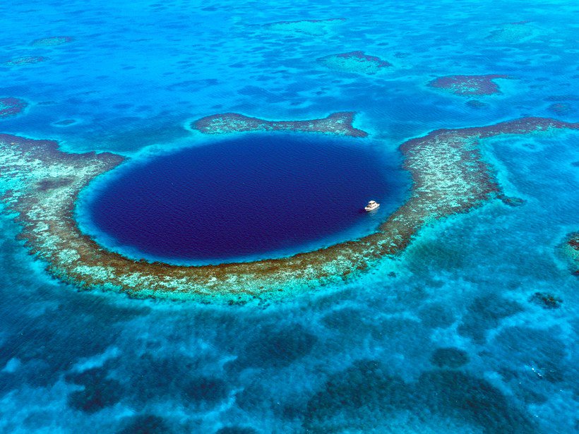 Toms__Research's tweet photo. From shallow to deep, very deep. This great blue hole is another world for divers who dive this 1,000 ft wide sinkhole. 🔵
You could #Travel here in Belize today with all the #Travelplanning done for you.
Visit https://t.co/NcKjdcTR9i for more info!

#travelblogger #tourism #trip https://t.co/GfYx7tmyI1