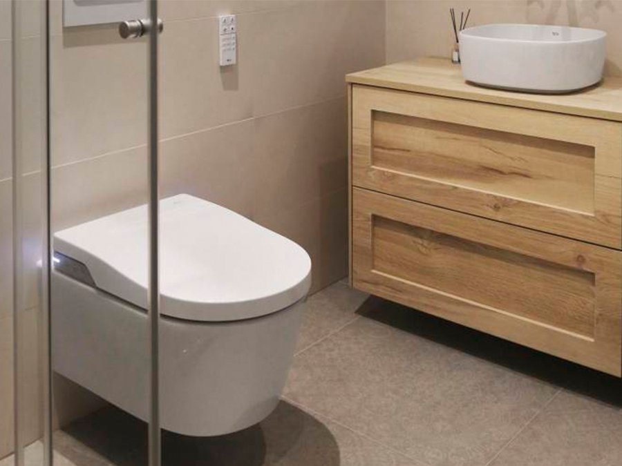 banodecoracion's tweet photo. ¿Todavía no tienes un In-Wash® 🚽 en casa? El inodoro inteligente de la marca Roca ya es una realidad en los hogares 🏡 de muchas personas. ¡Hazte con él en nuestra tienda online! ➡ https://t.co/Kygj0LsXAt
#BañoDecoración #Baño #Inodoros #InWash #Inspira #Roca https://t.co/4Lb4F2bOYR