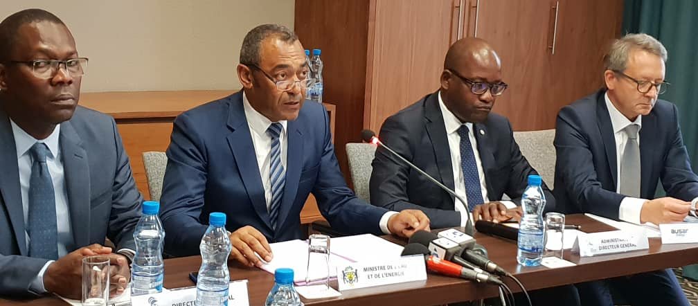 AssanCsaire's tweet photo. La @cdcgabon  accompagne la politique de transition énergétique du #Gabon.  https://t.co/Pkp7J2Nuzj  #SolarEnergy #cdcgabon @libansoleman @ENGIEgroup https://t.co/dEBF3XXVyV https://t.co/O2RmV1ufPt