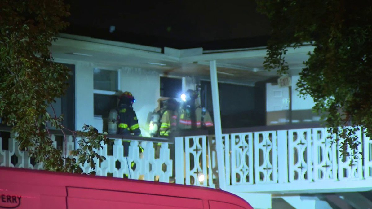 Fire forces residents out of Hallandale Beach apartment building bit.ly/2Mq1osD?utm_so… https://t.co/N3RruXufTW