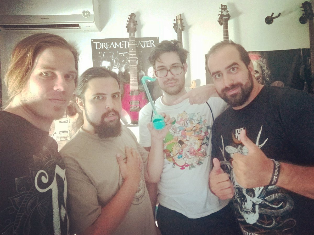 “Ya no puedo... voy sacar el #CFUA! Y lo voy a sacar porque... porque tengo que dar el extra."