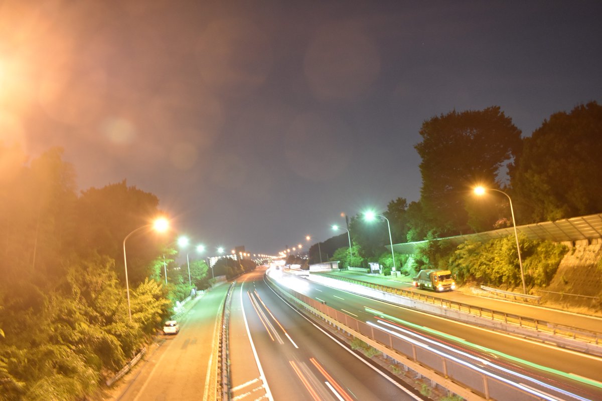 車で駆け回る旅人 ar Twitter: “夜の都会の道路風景… ”