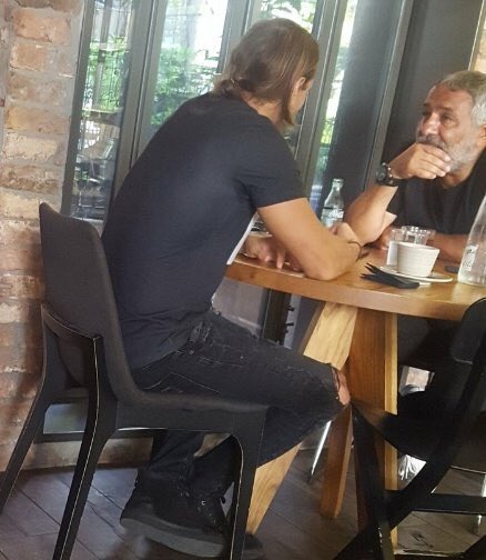 Murat Özarı çok duygulanmış yaa dokunsan ağlıyacak gibi♥️