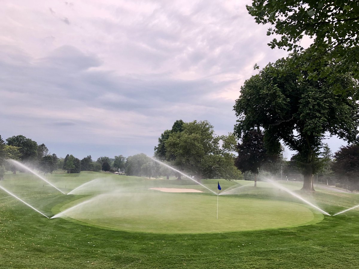 GLCCTurf's tweet photo. Following up our sand topping w/ a nice healthy #soilspray this morning on grns! Turf is battling through this heat & humidity like a rockstar!! #GLCC #SolidPlan #PoaFarming #FirmandFast @wormpowerturf #WormPower @HarrellsLLC #Fleet @TurfFuel #XChange #DSolve #Carbon21 #Element6 https://t.co/KtFc0oclZT