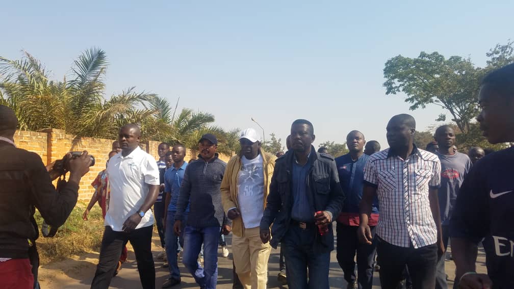 murex720's tweet photo. Liberez l'honorable @mwandochris président de #UNADEF enlevé par les gardes rapprochés du Major #Kyungu de la #PNC lors de la marche de colère contre le refus catégorique du régime médiocre sur le retour en hô libre @moise_katumbi et candidat Président de la République #RDC https://t.co/1Mpj0O8gdw