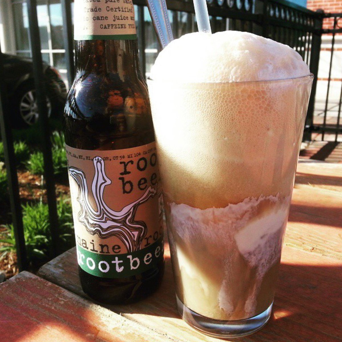 HappySpeedyBOS's tweet photo. Happy National Root Beer Float Day...brought to you by Maine Root root beer! 🍨🍺 https://t.co/9CsJm80Y9A