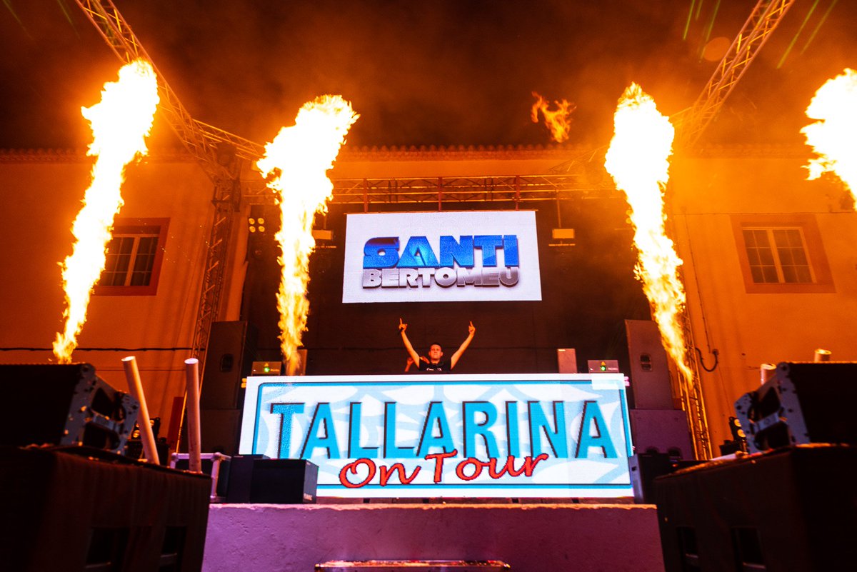 🔥 HANDS UP 🔥
✅ V10 <a href="/DiscoCamaleon/">Disco Camaleón</a> #Calpe 3am
✅ S11 #Cocentaina 00:30am 
✅ S11 #Alfarrasí 4:30am
✅ L13 #CortesDePallás 3am
✅ M14 #Senyera 1am