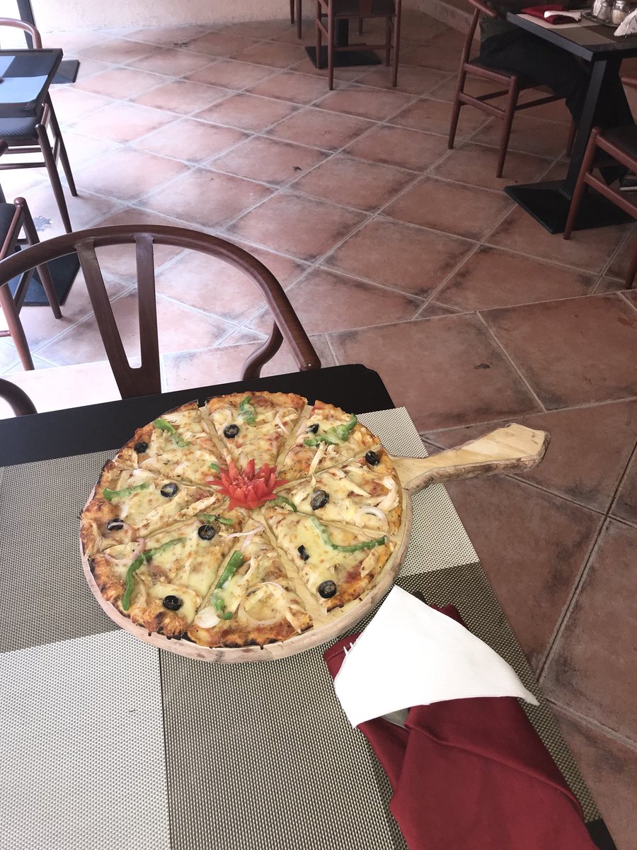 inn_motel's tweet photo. #swinginnmotel.....pizza...Grab yourself one at an affordable price...🍕🍕🍕🍕🍕🍕 https://t.co/3NnRVZ6KMH