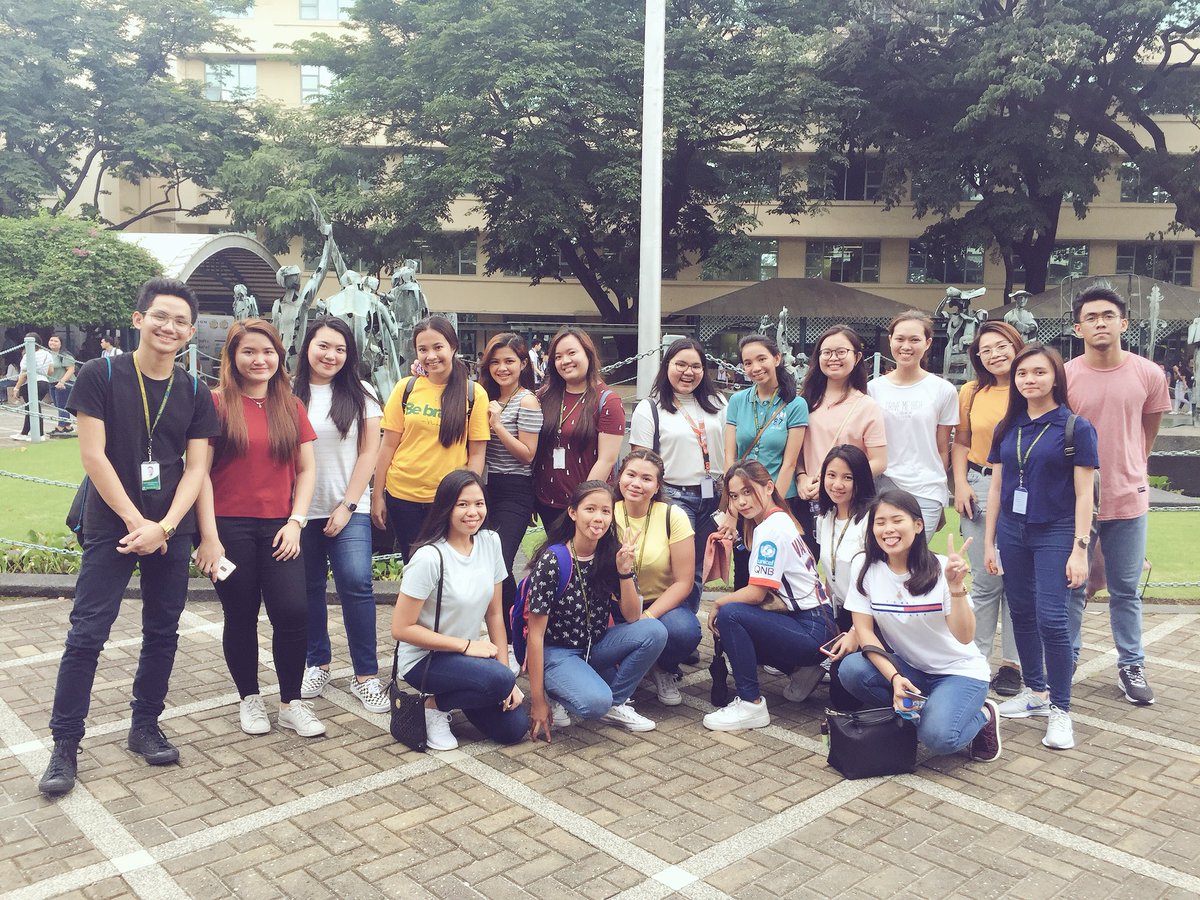 kylejasminn's tweet image. orientation palang ang hirap na magpapirma pano pa kaya pag clearance na 
#TatakTamaraw2018  #IABF