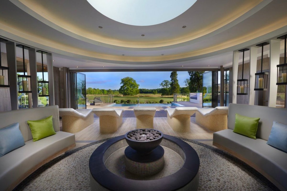 LuxurySpaEdit's tweet image. With the glorious weather set to continue we check out the best luxury spa deals on offer in the UK right now! Learn more here: theluxuryspaedit.com/article/top-tw… #HeatwaveUK #luxuryspas #luxurylifestyle