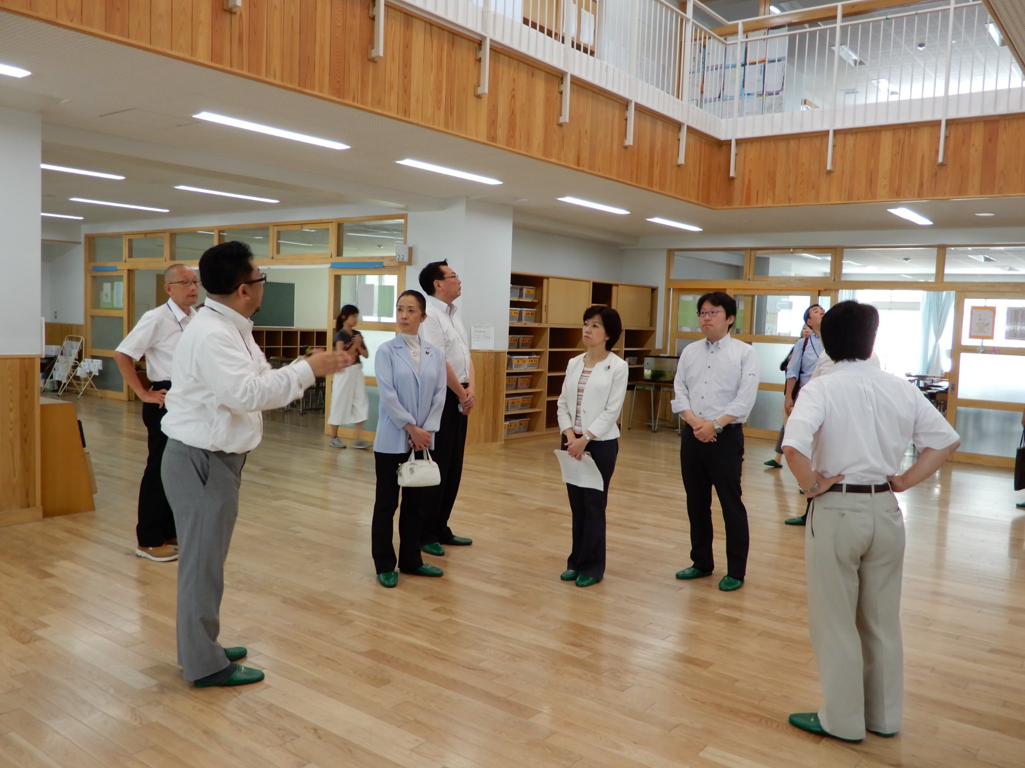 鰐淵 洋子 池田市立秦野小学校は 耐震補強工事 改築工事が終わり エアコン設置やトイレの洋式化も進み 快適な教育環境が整っていました T Co Crckbiw07a Twitter