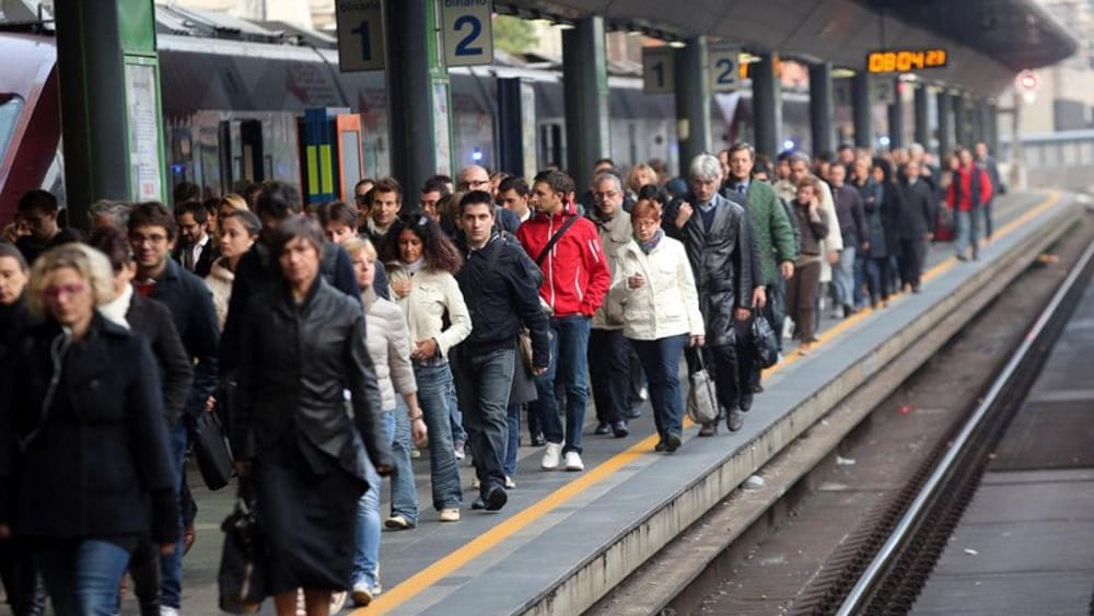 TerniToday's tweet image. Pendolari, "regalo" per le vacanze: abbonamenti più salati dlvr.it/Qdz4yT