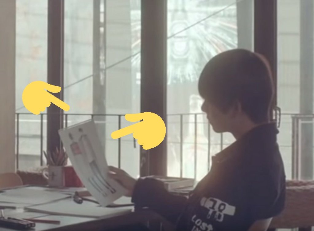 cherrygukv's tweet photo. So me and my friend just found this onBTS 2015 HYYH 화양연화 On Stage (Disc 1) (Concert) , and we noticed that tae’s drawing was familiar. 
These are the exact same outfits from the euphoria mv?????
#화양연화TheNotes https://t.co/TBV1BMPFcJ