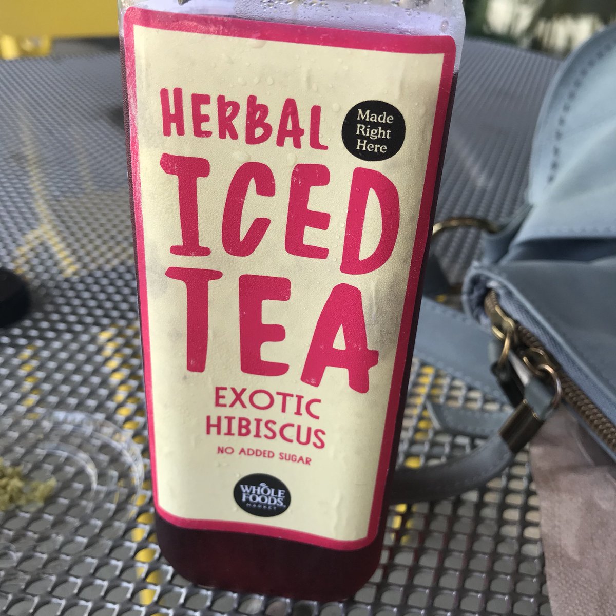 If y’all love to drink your medicinal flavored chapstick- I have the beverage for you. 👍🏼
#wholefoods #itsprettygross