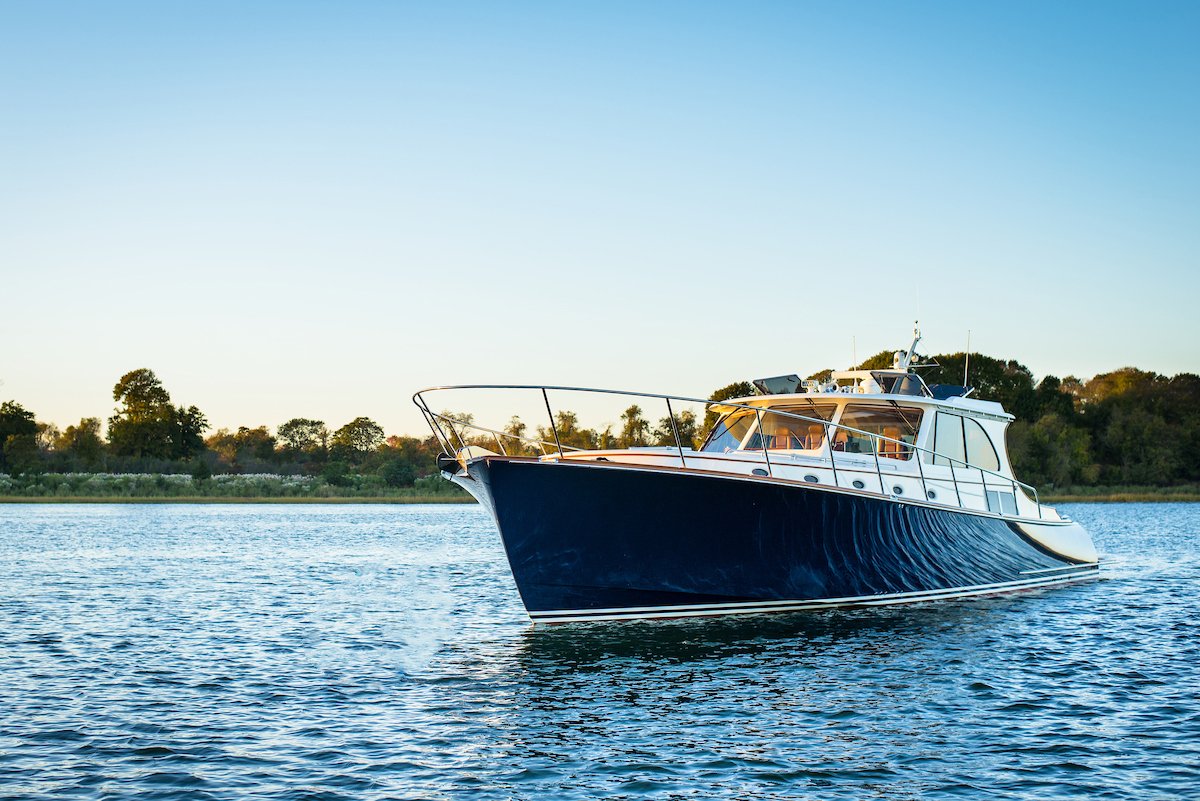 HinckleyYachts's tweet photo. Curing the Monday blues, 55' at a time. #HinckleyYachts #Talaria55 #YachtBeautifully #Carbon #CarbonFiber #Epoxy #CarbonEpoxy #Yacht #Motoryacht #Hinckley #MadeinAmerica #MadeinMaine #MaineMade #AmericanMade #FlagBlue #Timeless #Classic #Icon #AdvancedConstruction https://t.co/2D5s78Y14F