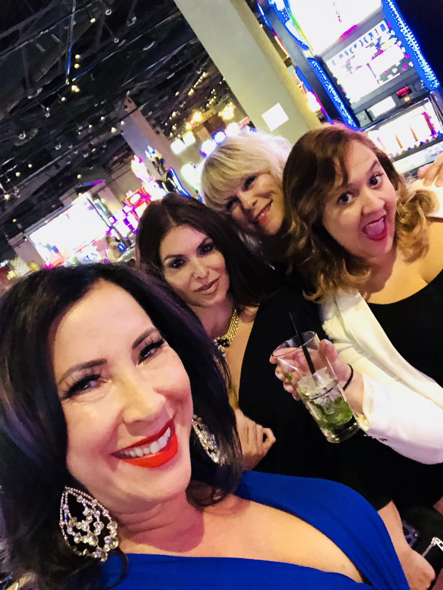 QueenBeeLatina's tweet photo. The perfect breakfast after Saturday night shenanigans in #LasVegas✨✨✨@ConnectHERMedia dia  with @romyraves @stacycoxbeauty &amp; @melissanorthway ♣️🎲♦️♠️🎰 #connectHER18 @SLSLasVegas https://t.co/xqazkoftY0