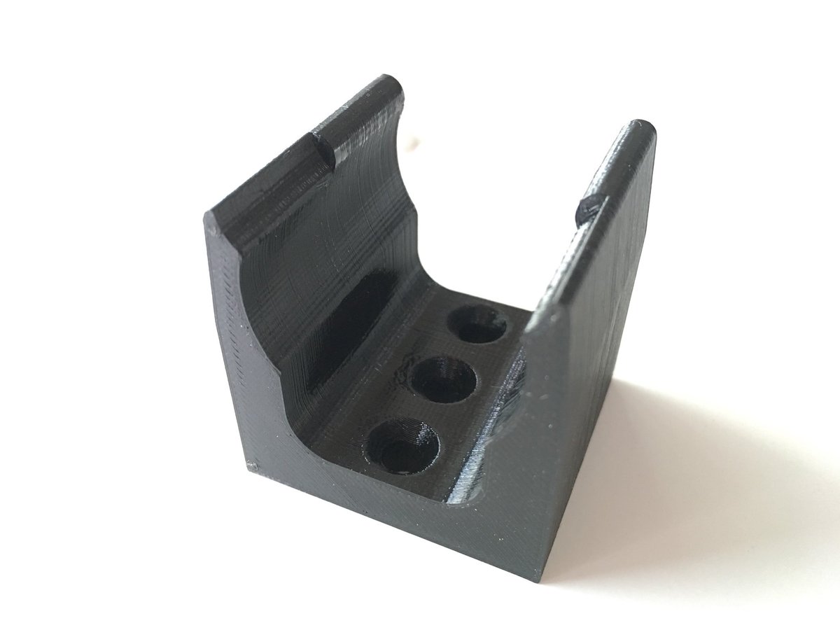 ProfScholle's tweet image. Printed a holder for my Maglite. #3Dprinted #3DPrinting #prusaresearch