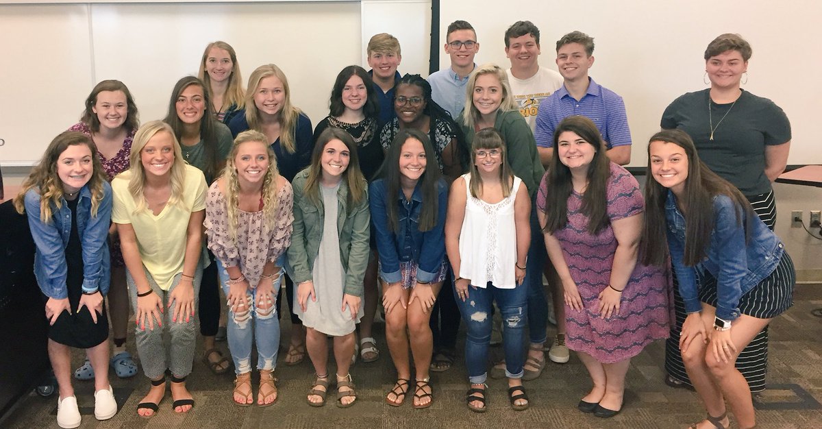 AhsInternships's tweet photo. The 2018 AHS Interns are being sent out to their placements for the first time today. This crew is ready! Excited to watch them grow. @OrioleTweets @AHS_Orioles @AvonSupt @AvonHSPrincipal https://t.co/M7Qd9sQQ8j