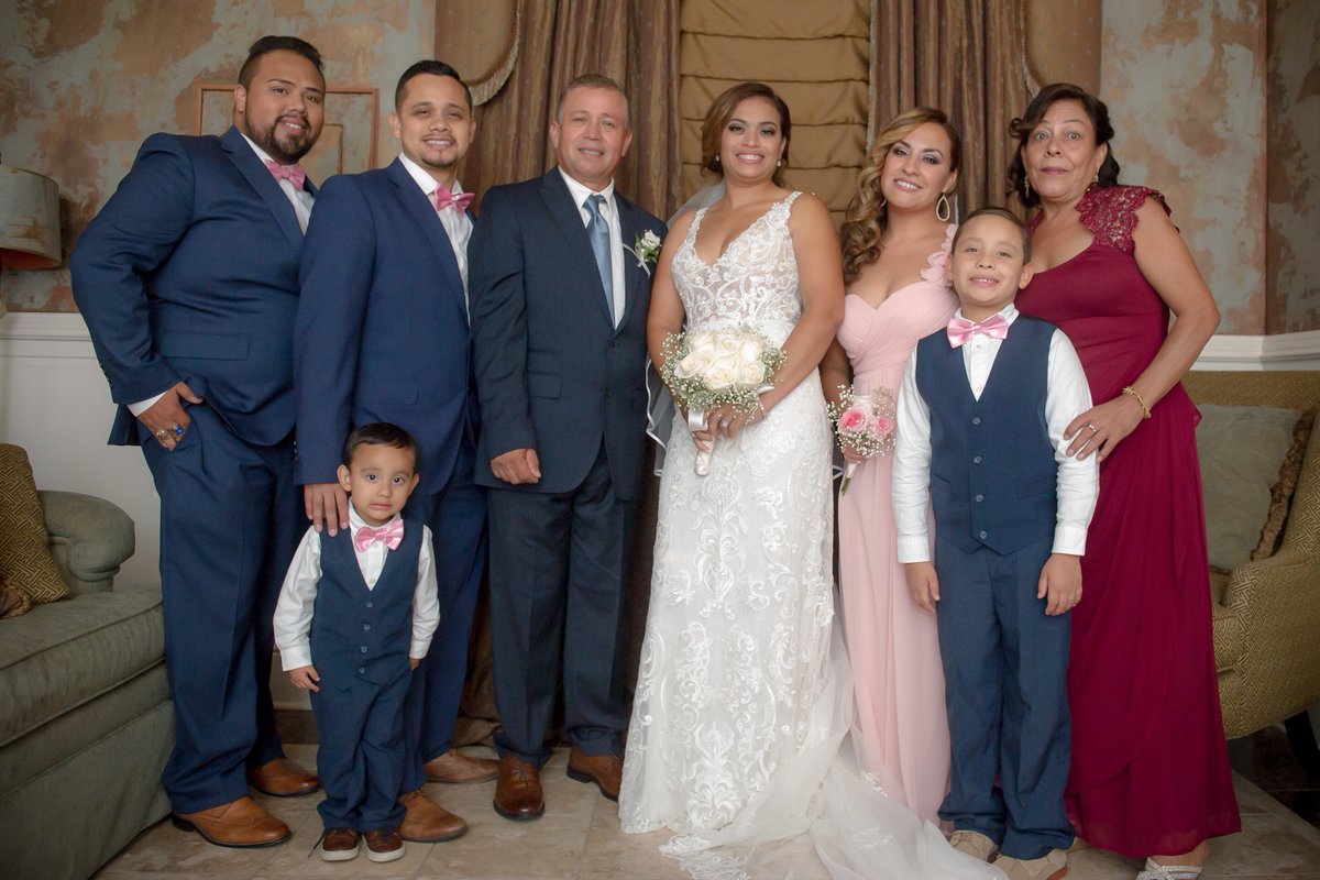 EstonPhotos's tweet photo. Sneak Peek at a beautiful wedding #nikon #weddingphotography #estonphotography #nolaphotos #nolaphotographer #portraits https://t.co/1DMj5tWw5W